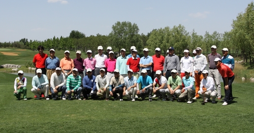 总商会高尔夫球俱乐部2013年第二场比赛完美收杆