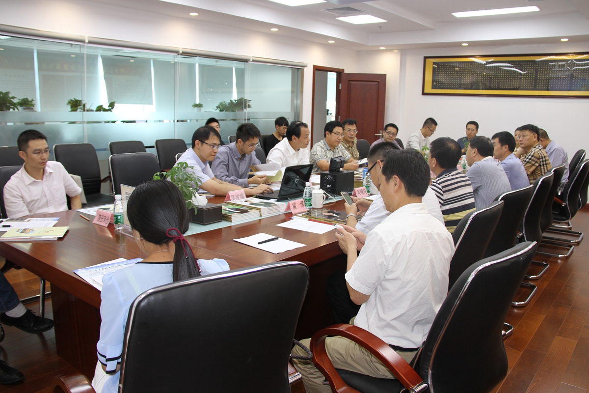 湖北省武穴市人大常委会主任郑勇平一行到总商会拜访交流