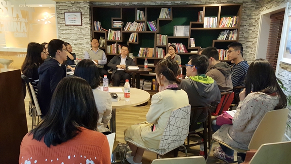 “青春●中国梦”学子英才团队成员开展“书香交流”分享主题活动